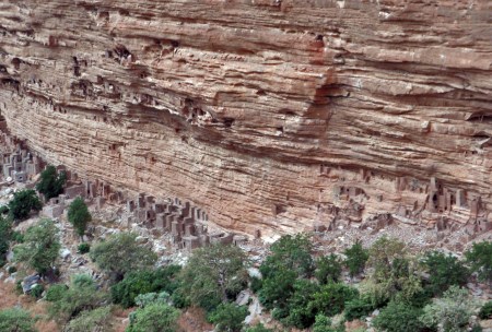 MALI 237 (LOS TELLEM) LAS VIEJAS CASAS DE LOS TELLEM, SE USARON COMO CEMENTERIO PARA LOS DOGONES