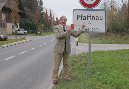 SUIZA 12. EN MI PASAPORTE SUIZO INDICA QUE SOY ORIGINARIO DE ESTE PUEBLECITO