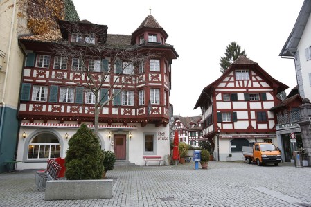 SUIZA 18. (LUCERNA) CASAS 3