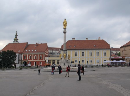 CROACIA 11. (ZAGREB) LA FUENTE DE LA MADRE DE DIOS