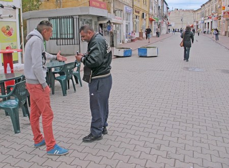 RUMANIA 31. (CRAIOVA) RUMANIA 30.(CRAIOVA) SEGUN LA POLICIA ESTA CALLE NO ES MUY RECOMENDABLE POR LA NOCHE