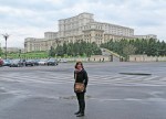RUMANIA 38. (BUCAREST) ES EL EDIFICIO ADMINISTRATIVO MAS GRANDE, CARO Y PESADO DEL MUNDO