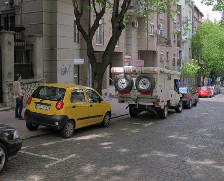 SERBIA 8. (BELGRADO) MUCHA SUERTE, UN BUEN APARCAMIENTO
