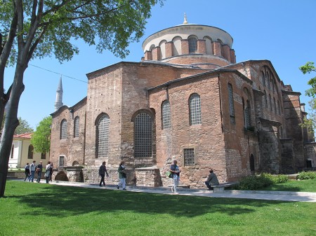 ESTAMBUL 52. (TOPKAPI) LA IGLESIA BIZANTINA DE SANTA IRENE, SE ENCUENTRA EN EL PRIMER PATIO, JAMAS FUE DESTRUIDA POR LOS OTOMANOS