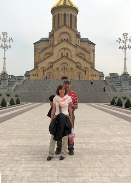 GEORGIA 101. (TIFLIS-CATEDRAL DE LA TRINIDAD) SE PRESENTARON MAS DE MIL PROYECTOS DE CONSTRUCCION