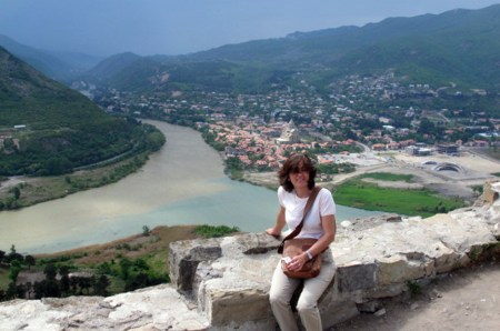 GEORGIA 44. (MONASTERIO DE DJVARI) A SUS PIES ESTA LA CONFLUENCIA DE LOS RIOS KURA Y ARAGVI, FRENTE AL PUEBLO DE MTSKHETA