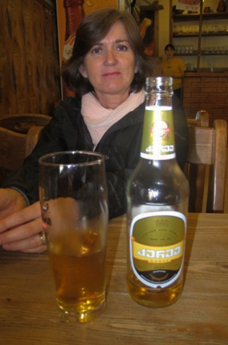 GEORGIA 81. (TIFLIS) LA CERVEZA EN GEORGIA SE LLAMA KVAS, ES DULCE Y ESTA HECHA DE MALTA DE CEBADA, CENTENO Y MUCHO AZUCAR