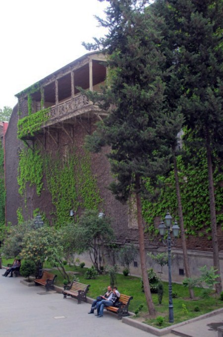 GEORGIA 84. (TIFLIS) DETALLES DE LA PARTE BAJA DE LA CIUDAD 1