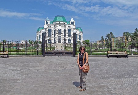 RUSIA 1° ENTRADA 28. (ASTRACAN) EL TEATRO ESTATAL MUSICAL DE OPERA Y BALLET