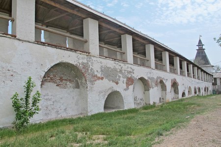 RUSIA 1° ENTRADA 30. (ASTRACAN-EL KREMLIN) LA MURALLA ES UN MONUMENTO DEL ARTE MILITAR DEL SIGLO XVI