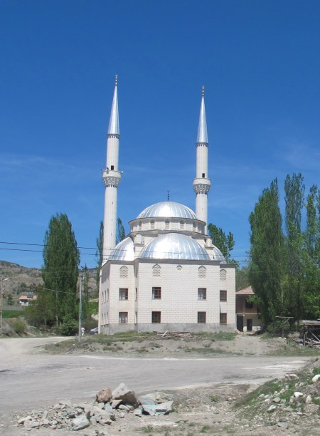 TURQUIA 109. (EN RUTA AL ORIENTE) SE CONSTRUYEN MEZQUITAS NUEVAS POR TODAS PARTES