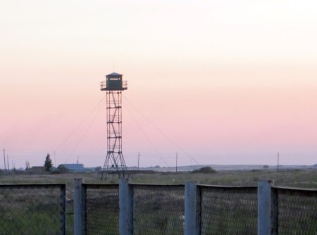 KAZAQUISTAN 1° ENTRADA 5. (LA FRONTERA POR KOTYAYEVKA) NOS SENTIMOS UN POCO COMO EN UN CAMPO DE CONCENTRACION