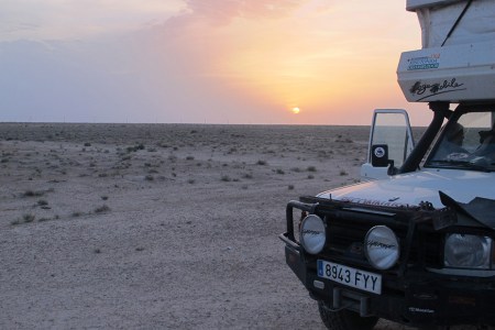 KAZAQUISTAN 1° ENTRADA 36. (EN RUTA A ATYRAOU) UN TRANQUILO Y SOLITARIO SITIO EN LA ESTEPA DONDE ACAMPAR POR LA NOCHE