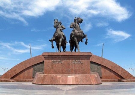 KAZAQUISTAN 1° ENTRADA 41. (ATYRAOU) MAKHAMBET OTEMISULY 1804 A 1846 Y ISATAY TAYMANULY 1791 A 1838 , AMBOS HÉROES KAZAJOS QUE LUCHARON CONTRA EL COLONIALISMO RUSO