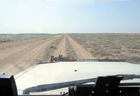 KAZAQUISTAN 1° ENTRADA 65. (CON DESTINO A UZBEKISTAN) HAY POCAS CARRETERAS ASFALTADAS