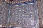 UZBEKISTAN 114 ( KHIVA MONUMENTAL) PALACIO DE TASH-KHAULI, LAS FACHADAS Y LAS PAREDES QUE DABAN A LOS PATIOS INTERIORES FUERON DECORADOS CON MAYÓLICAS PATRONES DE ALFOMBRAS COMO HECHAS EN AZUL TRADICIONAL DE KHIVA