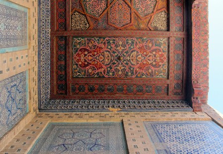 UZBEKISTAN 125 ( KHIVA MONUMENTAL) PALACIO DE TASH-KHAULI, TECHOS EN MADERA POLICROMADOS 6