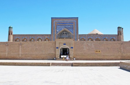 UZBEKISTAN 130 ( KHIVA MONUMENTAL) MADRAZA DE MUHAMMAD RAKHIMKHAN 1874, EL KHAN MUHAMMAD RAKHIM II ERA CONOCIDO COMO UN MONARCA ILUSTRADO, APOYO POETAS Y ERUDITOS