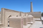 UZBEKISTAN 134 (KHIVA MONUMENTAL) EL COMPLEJO PAHLAVAN MAHMUD, ADEMÁS DE LA TUMBA DEL FILOSO PAHLAVAN MAHMUD HAY EN ESTE MAUSOLEO DE LA TUMBA DE MAHOMA RAKHIM-KHAN I, ABDULGAZI KHAN Y ELBARS II