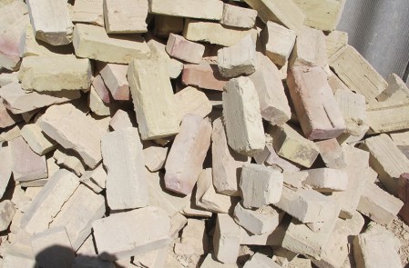 UZBEKISTAN 146 (LA VIDA EN BUJARA) PARA LA CONSTRUCION SE USA MAS LADRILLO QUE ADOBE