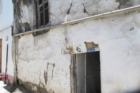 UZBEKISTAN 151 (LA VIDA EN BUJARA) UN PELIGRO, HAY CAÑERIAS DE GAS EN MAL ESTADO POR TODAS PARTES 4