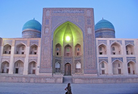 UZBEKISTAN 187 (LA BUJARA MONUMENTAL) MEZQUITA DE KALYAN, AL ATARDECER