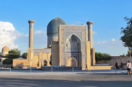 UZBEKISTAN 236 ( SAMARCANDA) EL MAUSOLEO DE AMIR TEMUR, LA CONSTRUCCION DEL MAUSOLEO COMENZO EN 1403, TRAS DE LA MUERTE ESPONTANEA DEL SULTAN MUHAMAD, EL HEREDERO Y NIETO PREDILECTO DE TAMERLAN