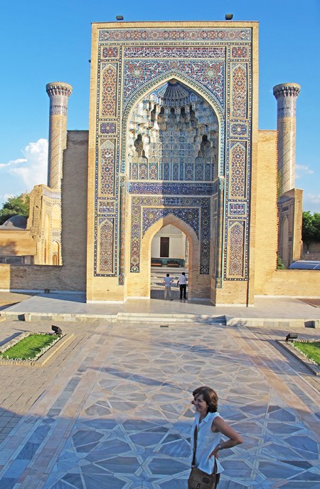 UZBEKISTAN 238 ( SAMARCANDA) EL MAUSOLEO DE AMIR TEMUR, EL CONJUNTO DISPONE DE DOS PRECIOSA MINARETE