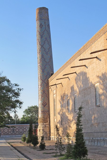 UZBEKISTAN 268 (SAMARCANDA) MADRAZA , LOS MINARETES DE ATRAS ESTAN EN MAL ESTADO A ESTE LE FALTA LA CUPULA Y ESTA MUY INCLINADO