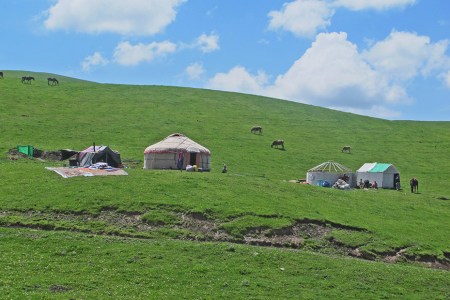 KIRGUISTAN 11 (HACIA EL PAMIR) CAMINO A GULCHA, YURTAS Y NOMADAS 1