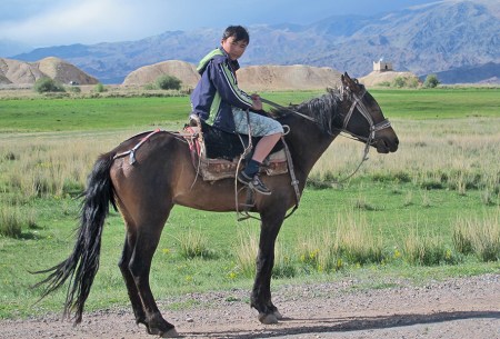 KIRGUISTAN 205 (DE KAIYRMA A BALYKCHY) UN PROBABLE DECENDIENTE DE GENGIS KAN