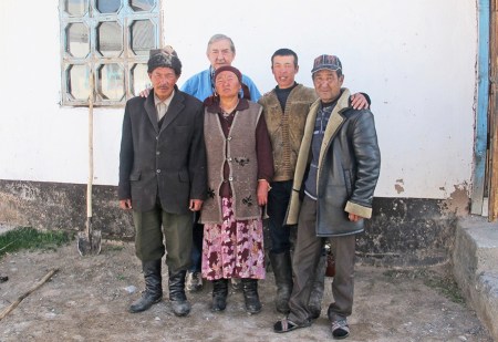 KIRGUISTAN 48 (PAMIR, EL VALLE DE ALAI) SARY MOGHUL, UNA FOTO PARA EL RECUERDO