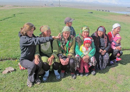 KIRGUISTAN 62 (PAMIR, EL VALLE DE ALAI) ANTES DE LA FRONTERA DE TAYIKISTAN, QUE NO FALTE NADIE