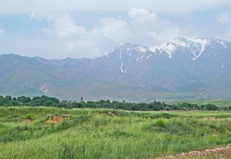 UZBEKISTAN 330 (HACIA FERGANA) YA HEMOS LLEGADO AL FAMOSO VALLE
