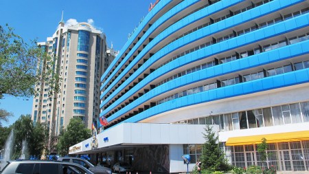 KAZAQUISTAN - 2° ENTRADA 1 (ALMATY) HABIAMOS LLEGADO DE MADRUGADA A ESTE HOTEL EL AIMA-ATA Y DENTRO NOS ECONTRAMOS …