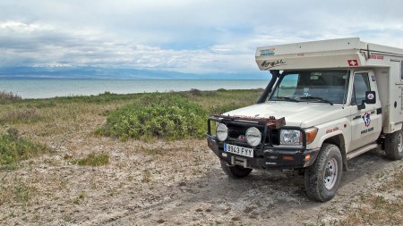 KIRGUISTAN 226 (EL LAGO ISSYK KUL) MIDE 182 KM DE LARGO Y 60 KM DE ANCHO CON UNA SUPERFICIE DE 6.280 KM2