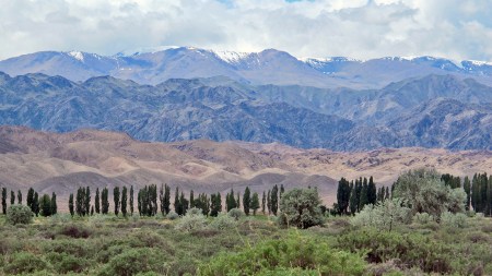 KIRGUISTAN 237 (EL LAGO ISSYK KUL) DE VUELTA DE LA LAGUNA DE TYZDUU KYL, VISTA DE LAS MONTAÑAS DEL TIAN SHAN