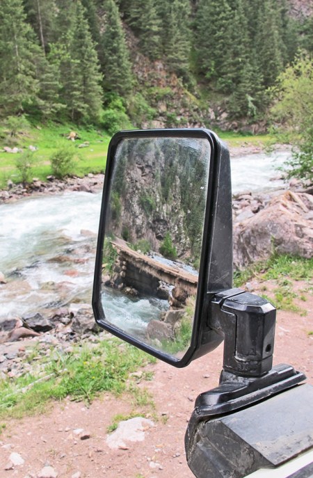 KIRGUISTAN 262 (JETY-ÖGHUZ, EL VALLE DE LAS FLORES) DEJAMOS LOS PUENTES ATRAS