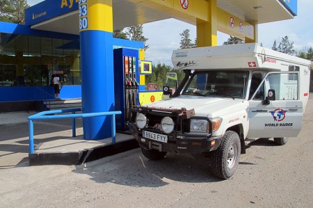 KAZAQUISTAN -2° ENTRADA 63 (AL NORTE DE SEMEY) DORMIMOS Y CARGAMOS DE COMBUSTIBLE EN DMITRIEVKA, UNA PEQUENA POBLACION ANTES DE LA FRONTERA CON RUSIA