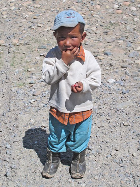 MONGOLIA 37 (HACIA KHOVB) CREO QUE SE PREGUNTA QUE HACEMOS AL MIRAR SU CASA