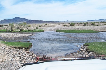 MONGOLIA 39 (HACIA KHOVB) REFUGIO PASO DE RIO
