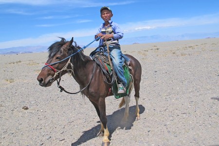 MONGOLIA 44 (HACIA KHOVB) …NOS SALUDA, Y ENTENDEMOS QUE NOS PROPONE UNA CARRERA...