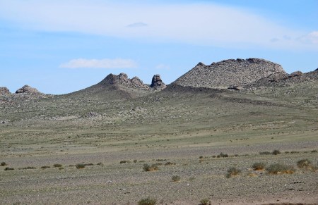 MONGOLIA 49 (HACIA KHOVB) FORMACIONES ROCOSAS ANTES DE LA POBLACION DE KHOVB 1