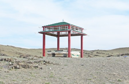 MONGOLIA 65 (SALIENDO DE KHOVD) MONUMENTO FUNERARIO