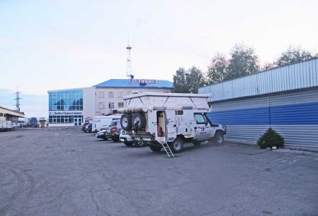 SIBERIA. 1° ENTRADA 16. (BIYSK) A SIDO DIFICIL ENCONTRAR UN SITIO DONDE DORMIR, ES UN PUNTO DE REUNION DE CAMIONEROS...