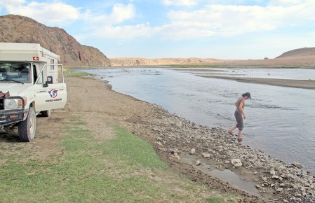 MONGOLIA 127 (HACIA ARVAYHEER)… Y REFRESCARSE UN POCO