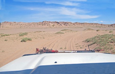 MONGOLIA 207 (GOBI- DE BOGD SUM A BULGAN) PASO DE UN RIO SECO