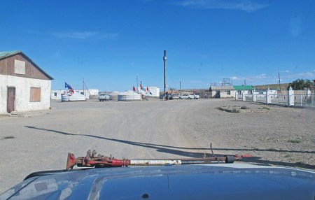 MONGOLIA 241 (GOBI- BULGAN) ENTRADA A LA POBALCION