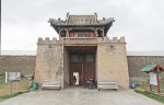 MONGOLIA 305 (KARAKORUM-EL MONASTERIO DE ERDENE ZUU) INTERIOR DE LA ENTRADA OESTE, EL RECINTO TIENE CUATRO ENTRADAS
