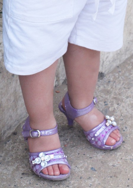 MONGOLIA 356 (KARAKORUM) DETALLE DE LAS PRINCESITAS